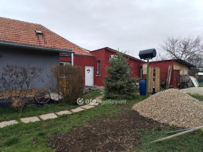 Eladó családi ház Martonvásár