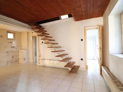 Eladó családi ház Budapest