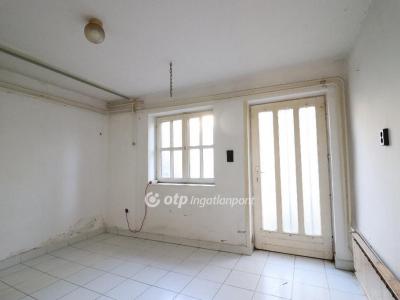 Eladó családi ház Budapest