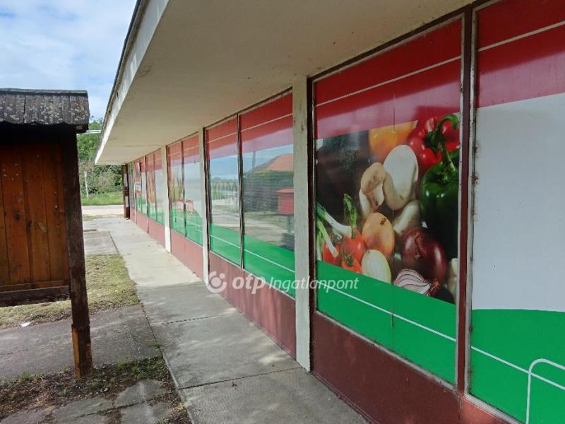 Eladó utcai bejáratú üzlethelység Fábiánsebestyén