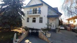 Eladó családi ház Budapest