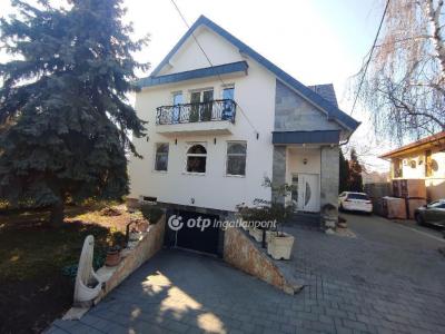 Eladó családi ház Budapest