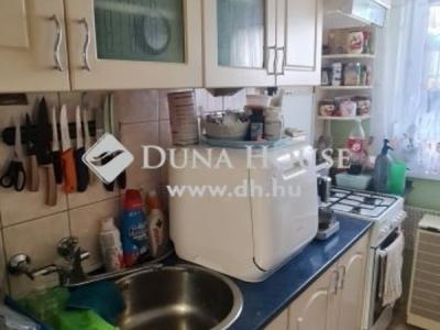 Eladó családi ház Monor