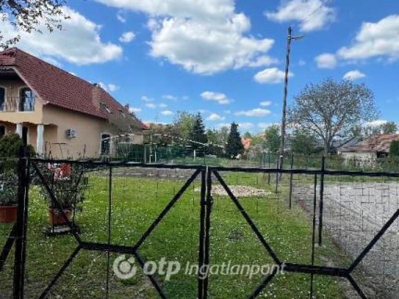 Eladó lakóövezeti telek Eger