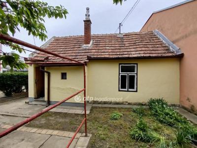 Eladó családi ház Pécs