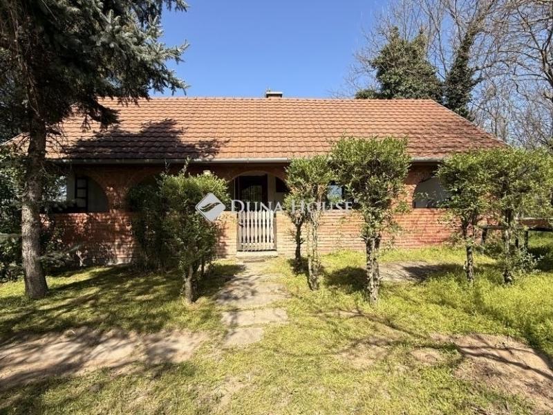 Eladó tanya Tápiószecső