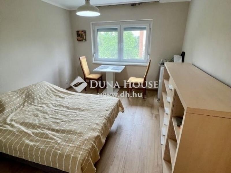 Eladó lakás Harkány