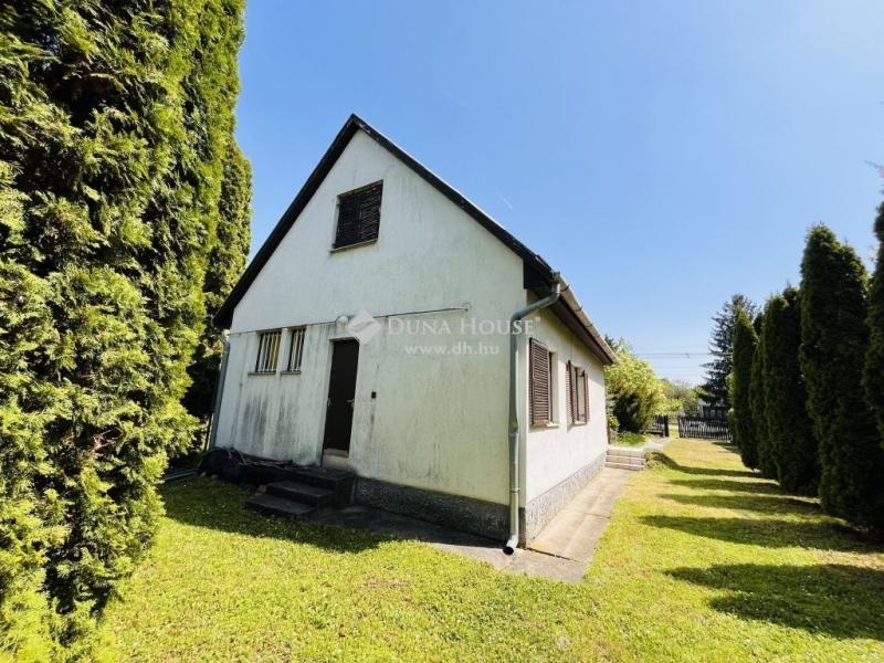 Eladó nyaraló Balatonvilágos