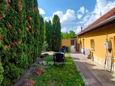 Eladó családi ház Cegléd