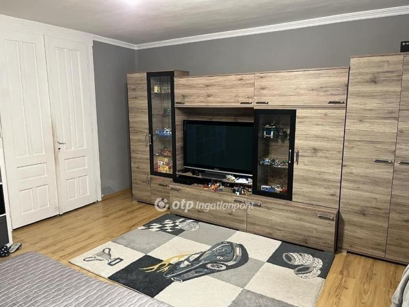 Eladó családi ház Jászberény