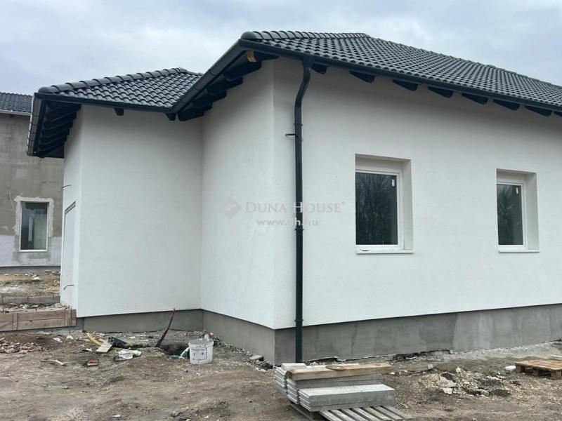 Eladó ikerház Érd