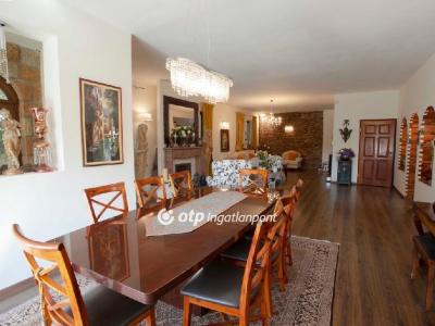 Eladó családi ház Budapest