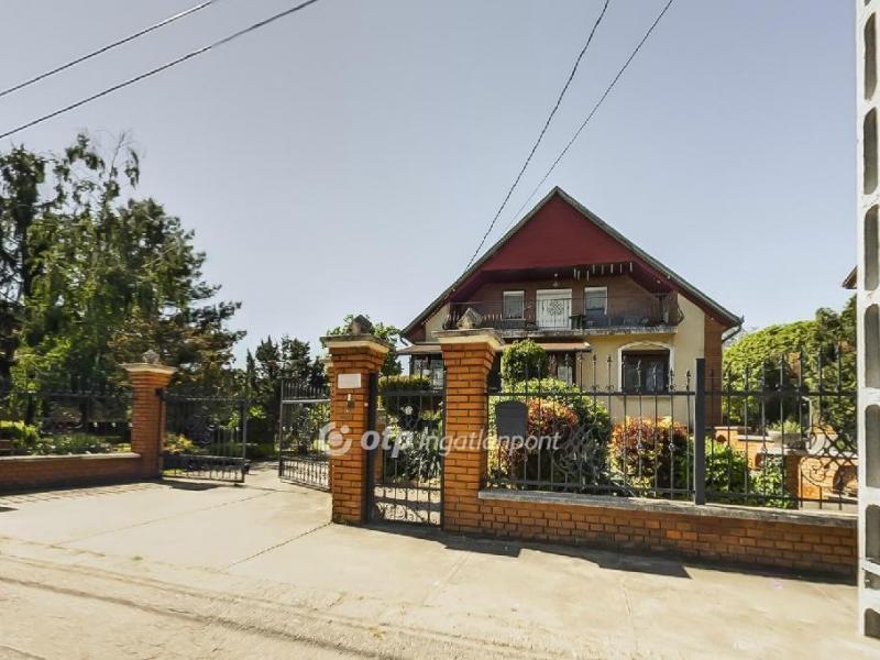 Eladó nyaraló Cegléd