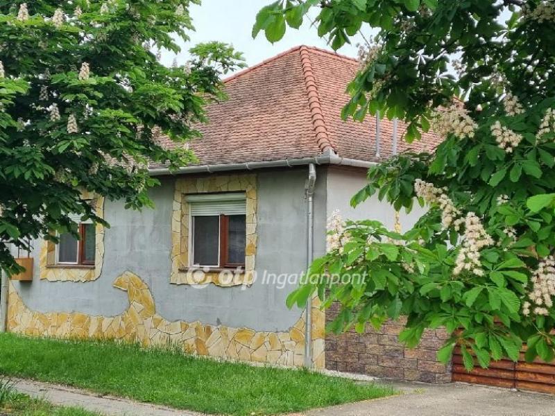 Eladó családi ház Balmazújváros