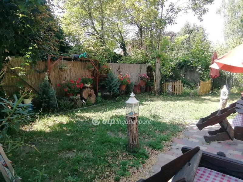Eladó étterem, vendéglő Újszász