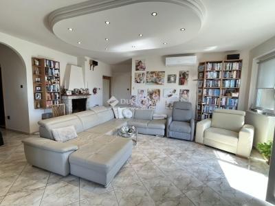 Eladó családi ház Budapest