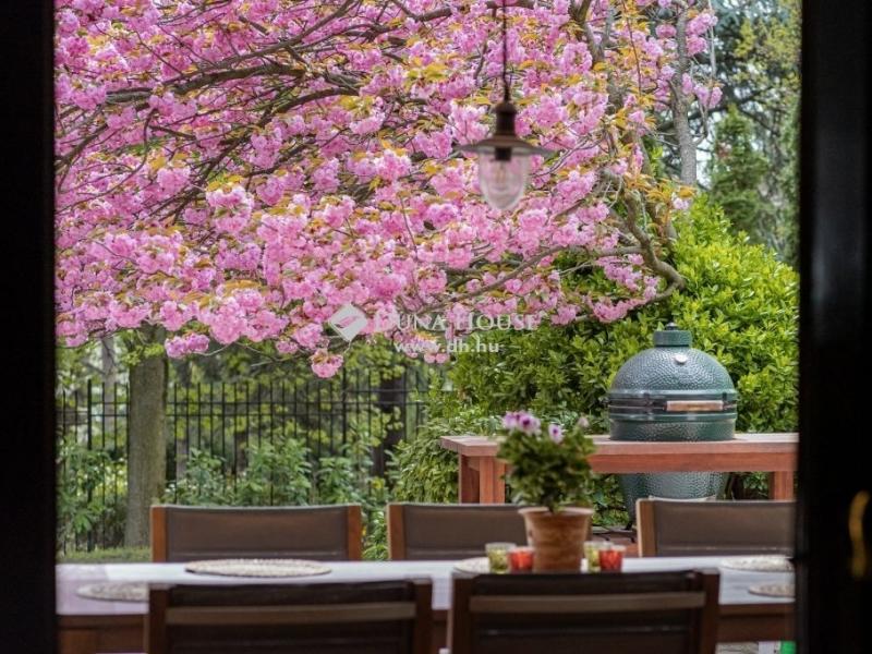 Eladó családi ház Budapest