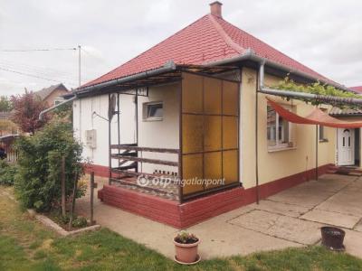Eladó családi ház Hajdúhadház