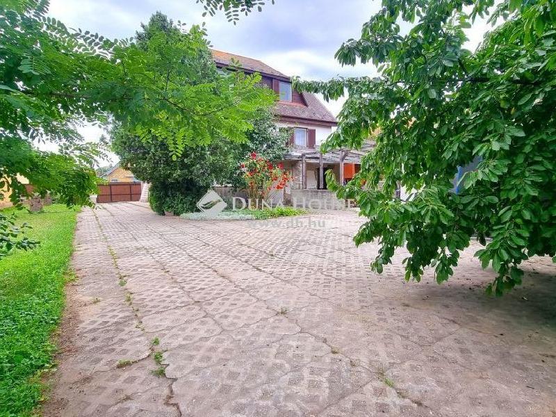 Eladó családi ház Kartal