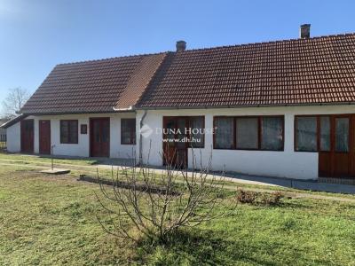 Eladó családi ház Tolna