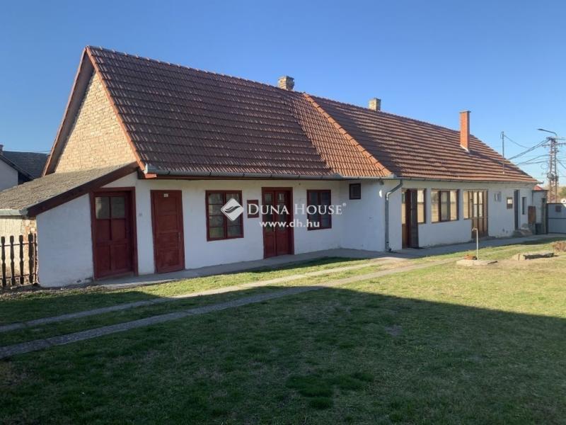 Eladó családi ház Tolna
