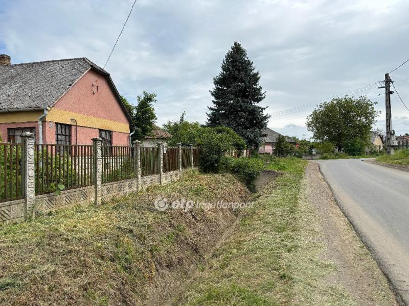 Eladó családi ház Nyírtass