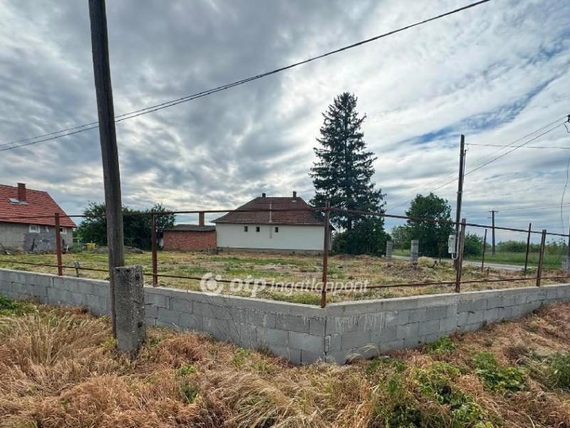 Eladó lakóövezeti telek Tiszafüred