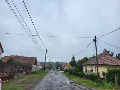 Eladó családi ház Tura