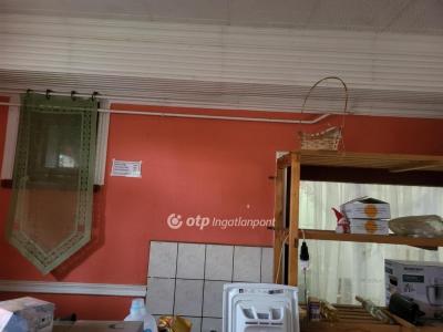 Eladó családi ház Tura
