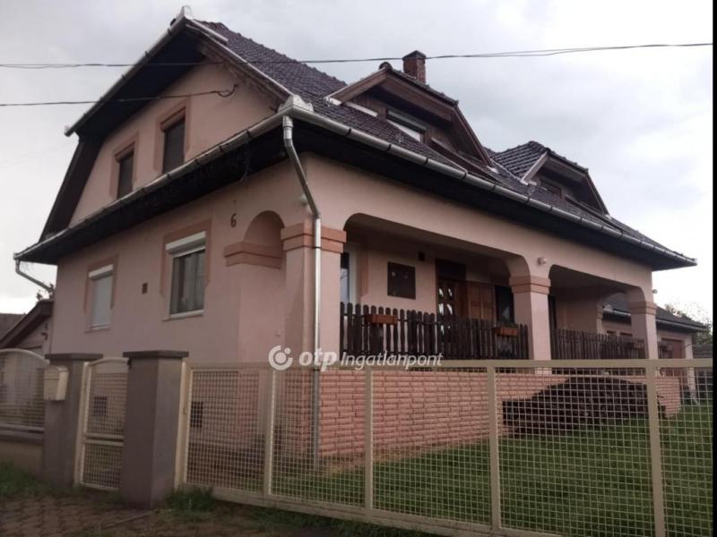 Eladó családi ház Egerlövő