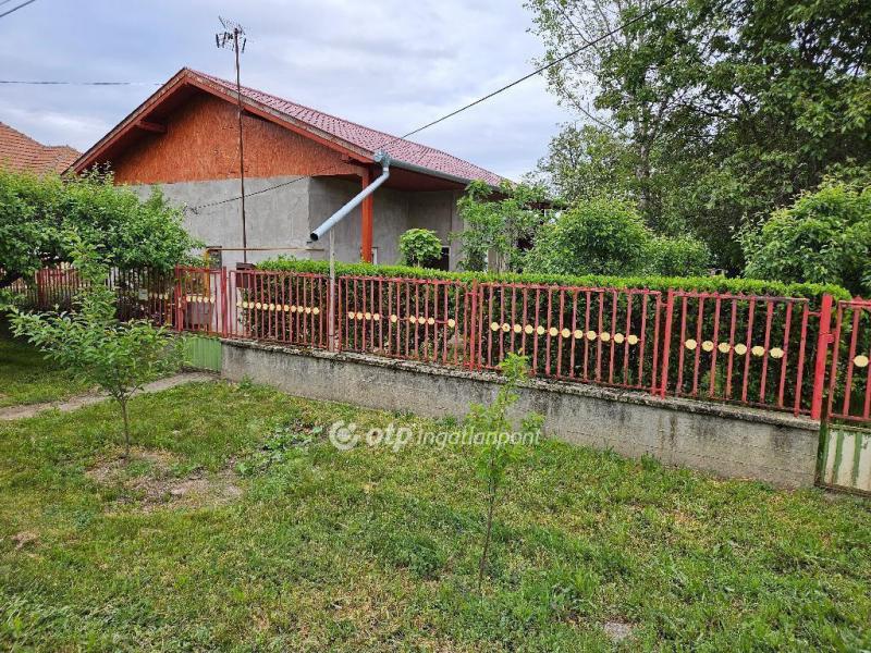 Eladó családi ház Tiszaföldvár
