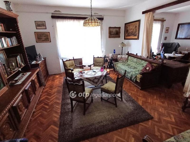 Eladó családi ház Csongrád