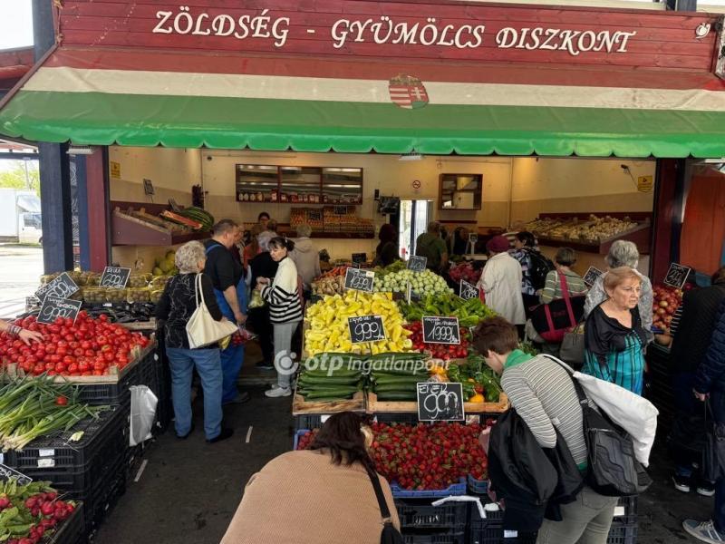 Kiadó üzlethelység üzletházban Budapest