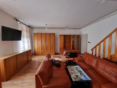 Eladó lakás Devecser