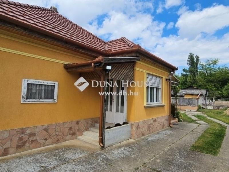 Eladó családi ház Tápiószecső
