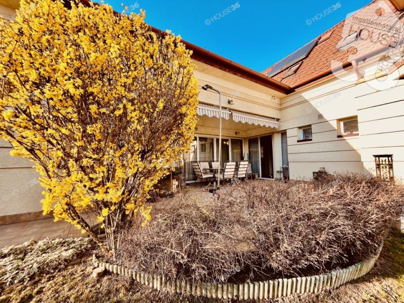Eladó iroda családi házban Kecskemét