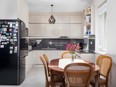 Eladó családi ház Levél