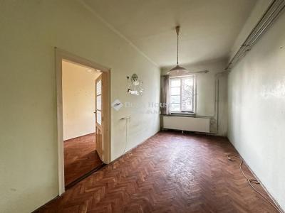 Eladó lakás Tamási