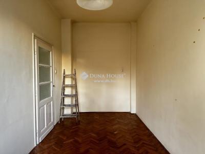 Eladó lakás Tamási