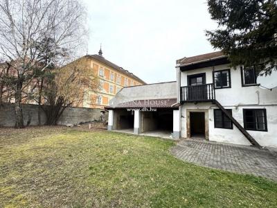 Eladó családi ház Eger