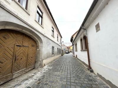 Eladó családi ház Eger