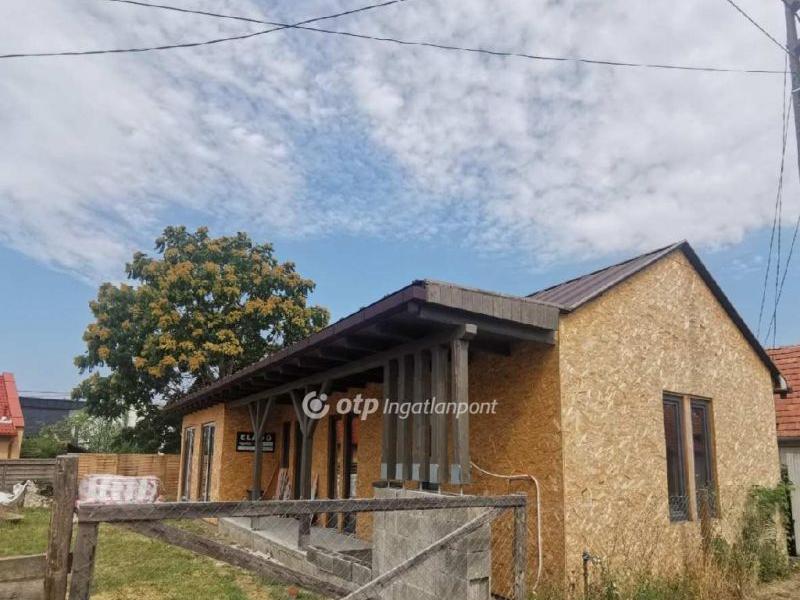 Eladó családi ház Jászberény