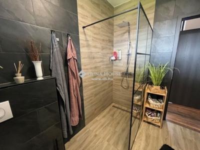 Eladó családi ház Pécs