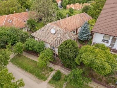 Eladó családi ház Úri