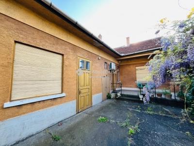 Eladó családi ház Budapest