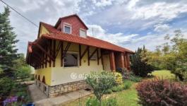 Eladó családi ház Alsóörs