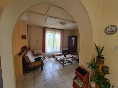 Eladó családi ház - 4034 Debrecen