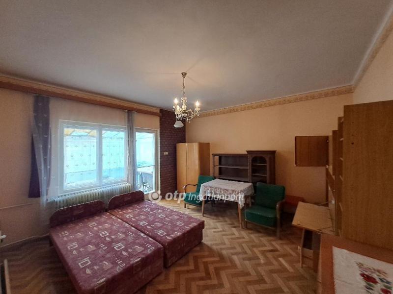Eladó családi ház Szeged