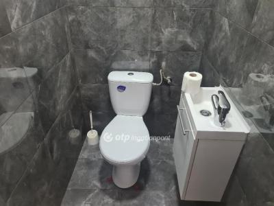 Eladó családi ház Érd