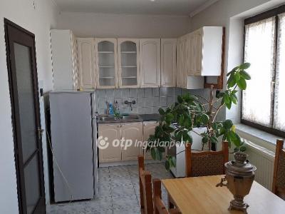 Eladó családi ház Budapest